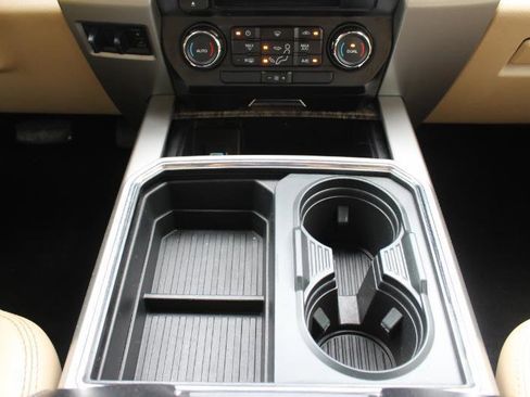 Used 2017 Ford F250 Lariat w/ FX4 Off-Road Package image 37