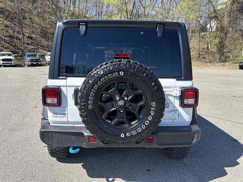 Certified 2023 Jeep Wrangler Unlimited w/ Cold Weather Group AWD/4WD image 6