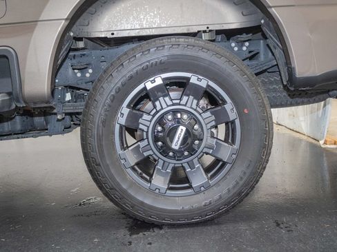 Used 2023 Ford F250 Lariat w/ Lariat Ultimate Package AWD/4WD image 9