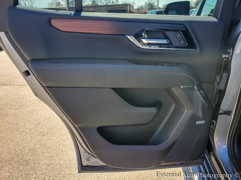 Used 2025 GMC Yukon Denali image 21