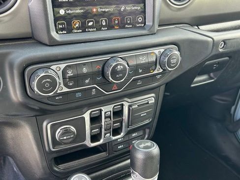 Used 2023 Jeep Wrangler Unlimited w/ Cold Weather Group AWD/4WD image 27