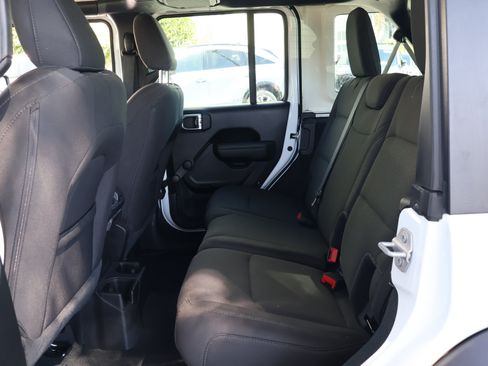 Used 2022 Jeep Wrangler Unlimited Sport AWD/4WD image 12