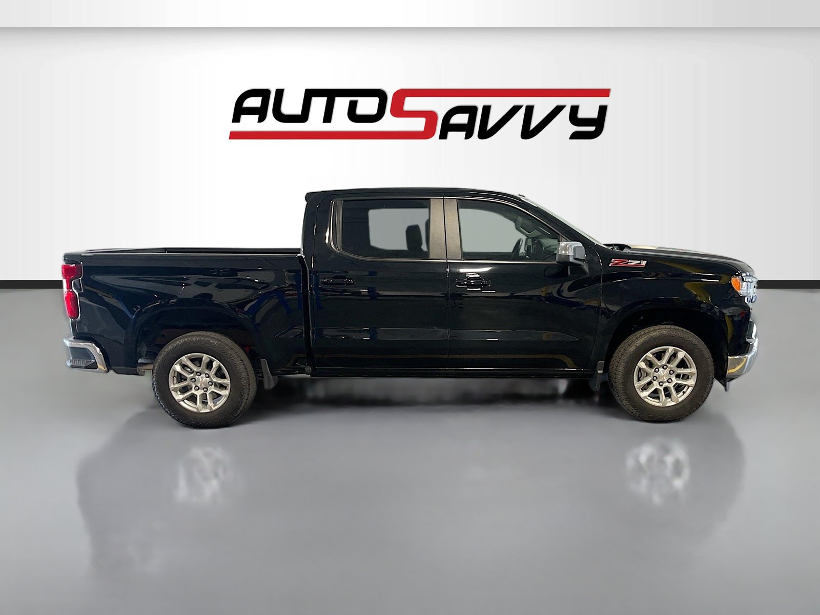 Used 2025 Chevrolet Silverado 1500 LT w/ Z71 Off-Road Package AWD/4WD image 8