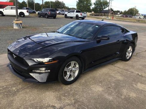 Certified 2022 Ford Mustang Coupe image 3