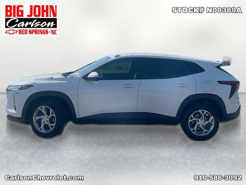 Used 2024 Chevrolet Trax LS w/ LS Convenience Package FWD image 2