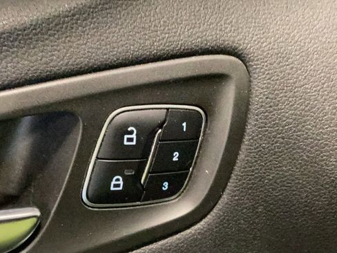 Used 2018 Ford Escape Titanium image 14