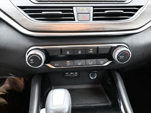 Used 2024 Nissan Altima 2.5 SV image 14