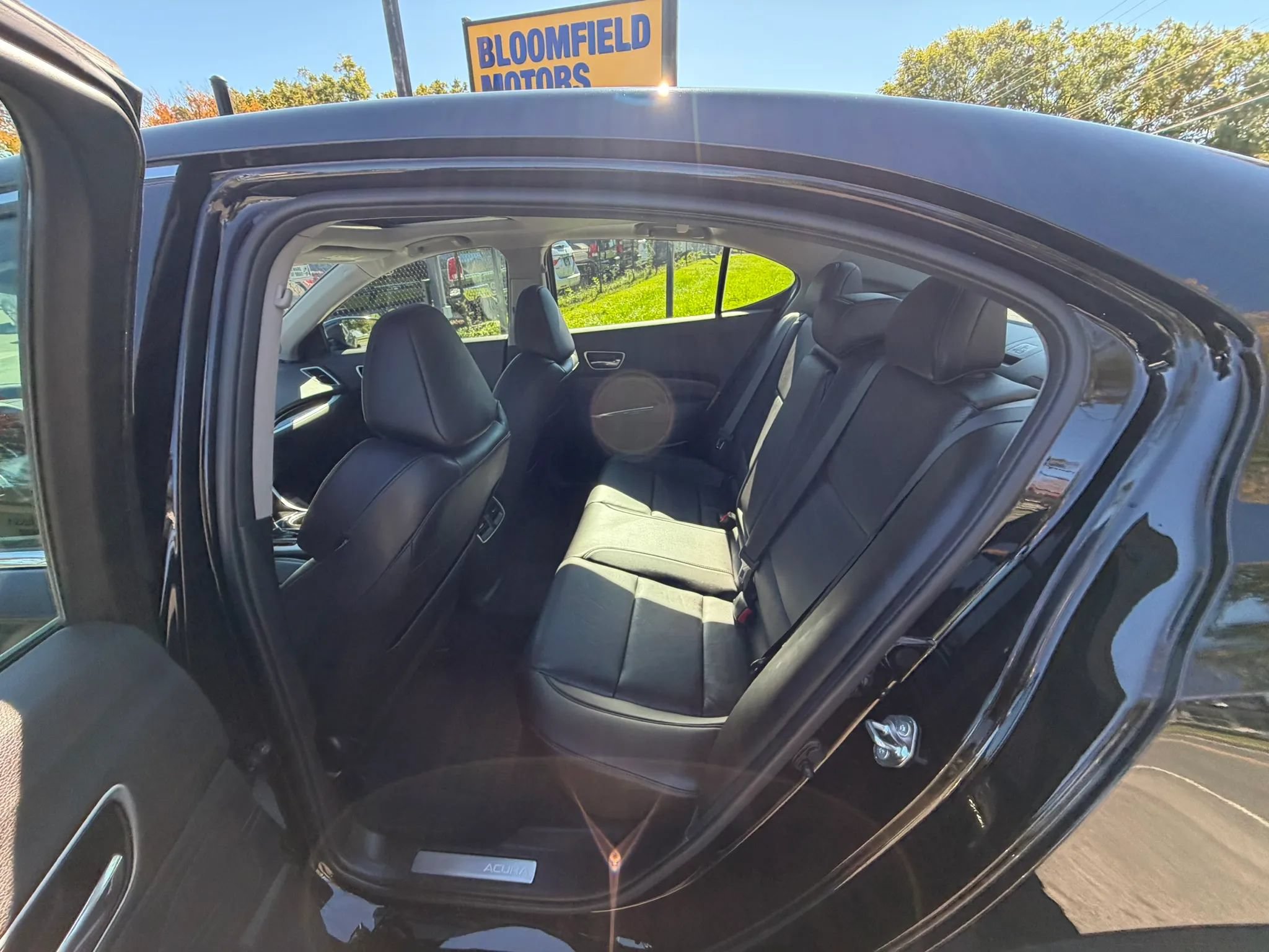 Used 2018 Acura TLX w/ Technology Package FWD image 19
