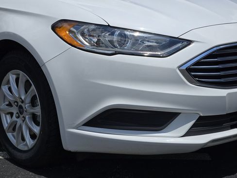 Used 2017 Ford Fusion S FWD image 9