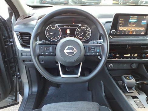 Certified 2022 Nissan Rogue SV image 12