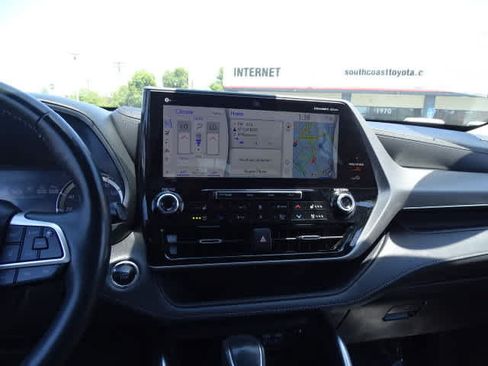 Used 2022 Toyota Highlander Platinum AWD/4WD image 26