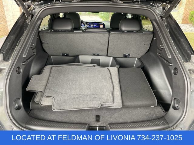 Certified 2024 Chevrolet Equinox EV LT w/ LPO, Trailering Package FWD image 25