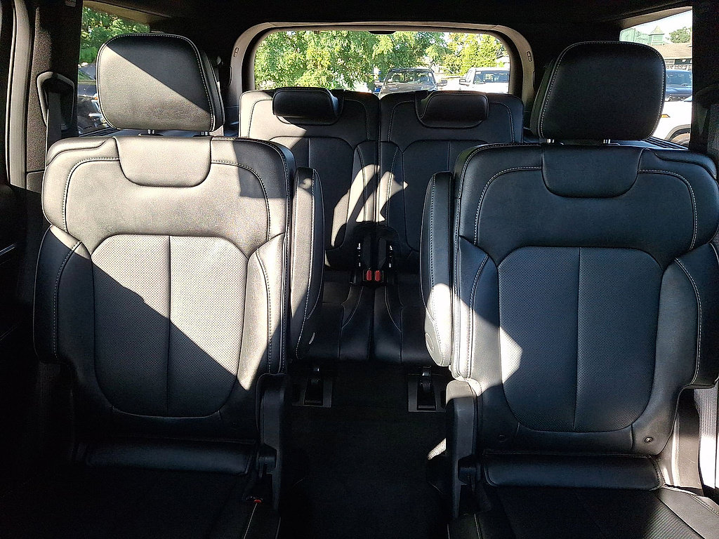 Certified 2025 Jeep Grand Cherokee L Overland w/ Advanced Protech Group III AWD/4WD image 13