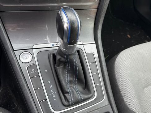 Used 2016 Volkswagen e-Golf SE w/ DC Fast Charging Package image 21