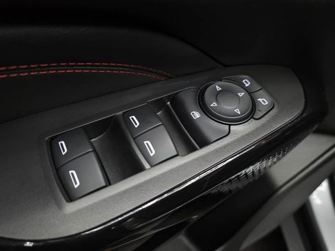 Used 2025 Chevrolet Trax RS w/ Driver Confidence Package FWD image 29