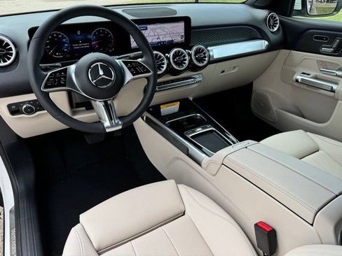 Certified 2025 Mercedes-Benz GLB 250 image 7