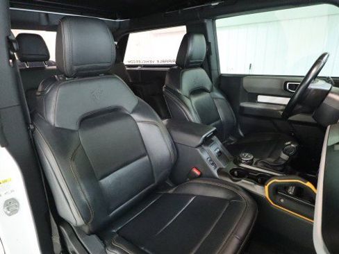 Used 2023 Ford Bronco Badlands w/ Sasquatch Package AWD/4WD image 12