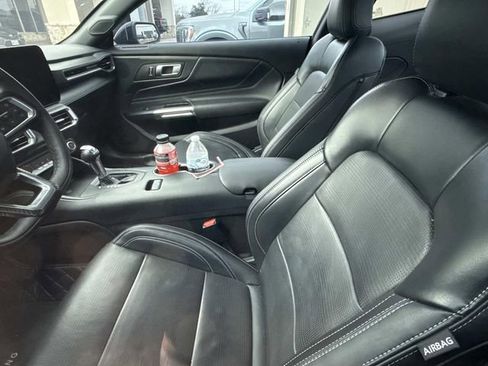 Used 2025 Ford Mustang GT Premium image 9
