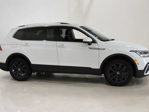 Used 2024 Volkswagen Tiguan SE AWD/4WD image 3