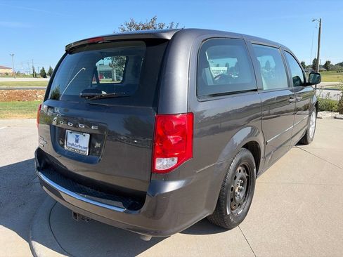 Used 2016 Dodge Grand Caravan American Value Package FWD image 18