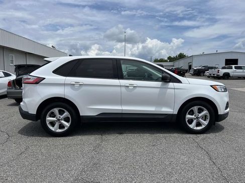 Used 2020 Ford Edge SE FWD image 2