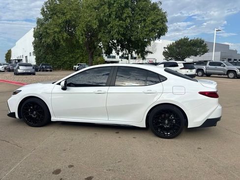 Used 2026 Toyota Camry SE FWD image 8