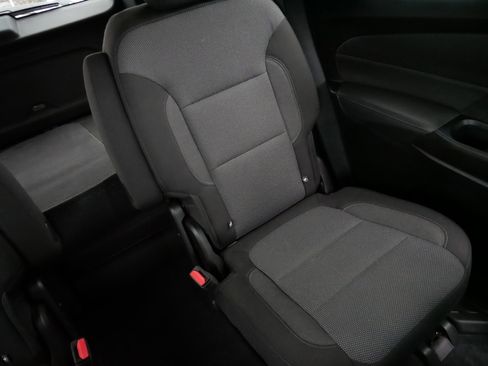 Used 2023 Chevrolet Traverse LT image 14