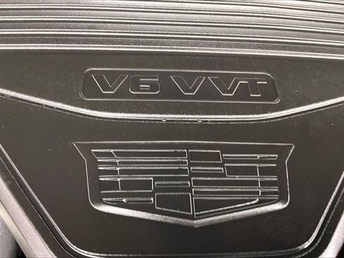 Used 2025 Cadillac XT6 Premium Luxury image 32