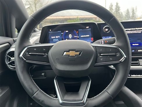 New 2026 Chevrolet Equinox EV LT image 23