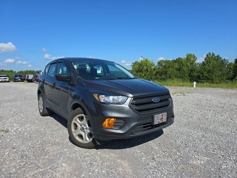 Used 2018 Ford Escape S FWD image 1