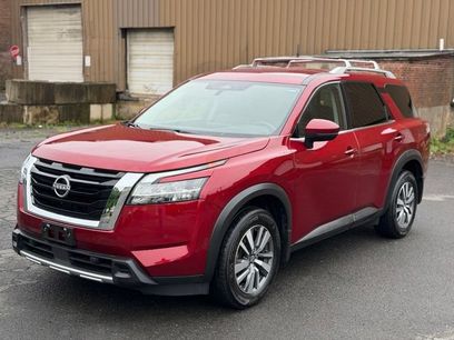 Used 2023 Nissan Pathfinder SL
