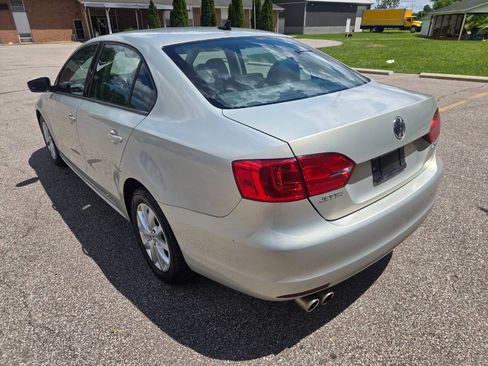 Used 2011 Volkswagen Jetta SE FWD image 6