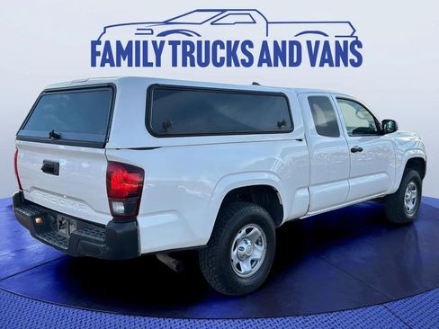 Used 2022 Toyota Tacoma SR image 4