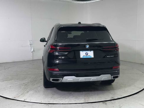 Used 2024 BMW X5 xDrive40i w/ Premium Package image 3