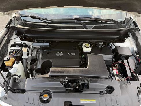 Used 2015 Nissan Pathfinder S image 14