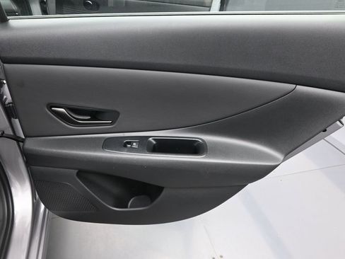 Certified 2025 Hyundai Elantra Sport image 11