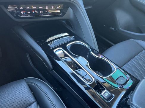 Used 2022 Buick Envision Avenir w/ Technology Package II image 10