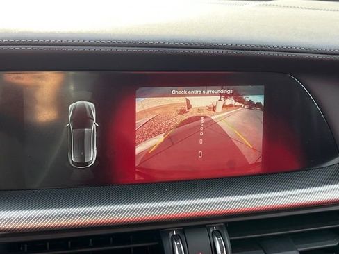 Used 2024 Alfa Romeo Stelvio Veloce image 24