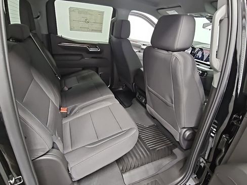 New 2026 GMC Sierra 1500 SLE w/ Preferred Package image 33