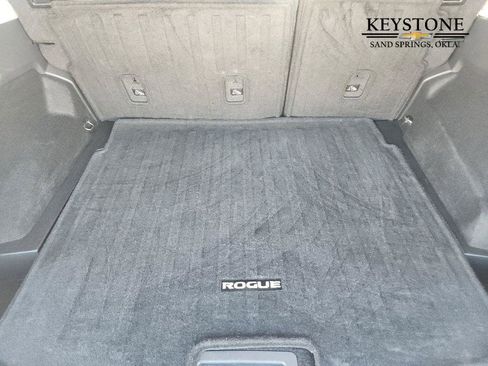 Used 2024 Nissan Rogue SV image 31