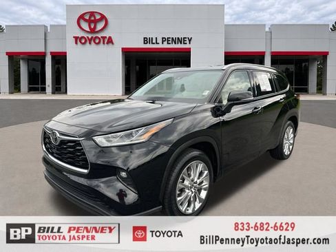 Used 2021 Toyota Highlander Limited FWD image 1