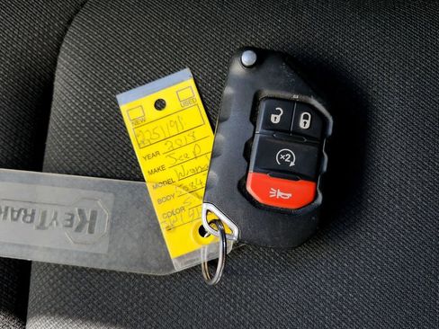 Used 2018 Jeep Wrangler Unlimited Sahara image 28