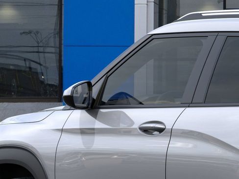 New 2026 Chevrolet TrailBlazer LT w/ LT Cold Weather Package FWD image 12