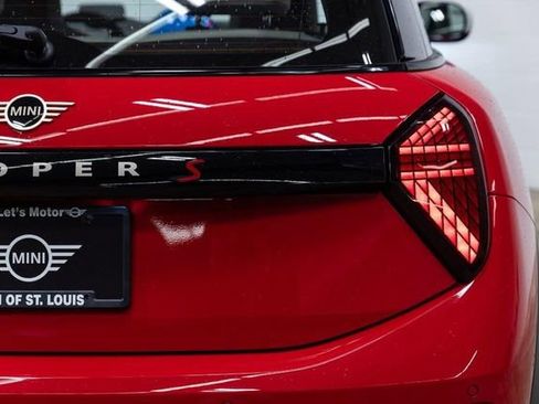 Certified 2025 MINI Cooper S image 11