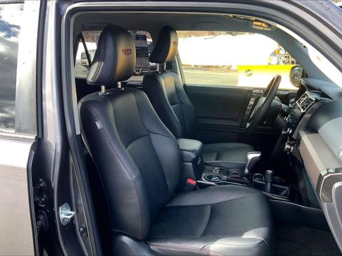 Used 2021 Toyota 4Runner TRD Off-Road Premium AWD/4WD image 15