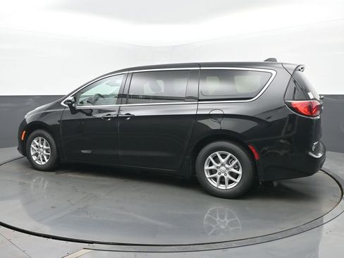 New 2026 Chrysler Voyager LX image 3