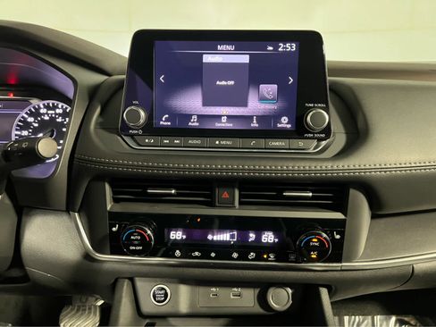 Certified 2023 Nissan Rogue SV w/ SV Premium B Package AWD/4WD image 12