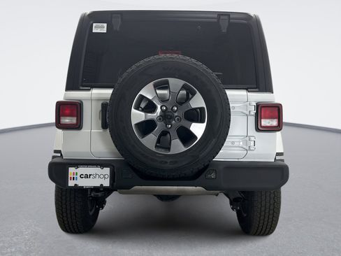 Used 2022 Jeep Wrangler Unlimited Sahara w/ Dual Top Group image 4