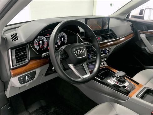 Used 2022 Audi Q5 2.0T Premium Plus image 2