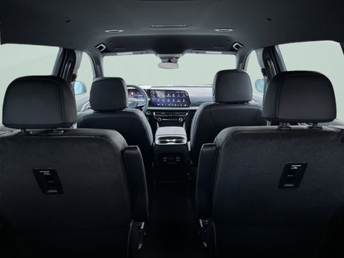 New 2026 Chevrolet Traverse LT image 13